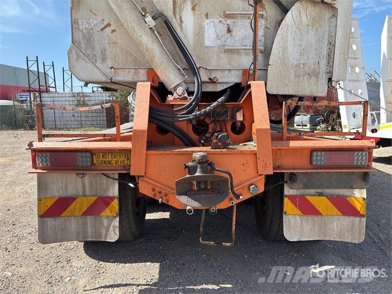  John Shephard 9.5 m Tri/A Side Dump Trailer مقطورات قلابة