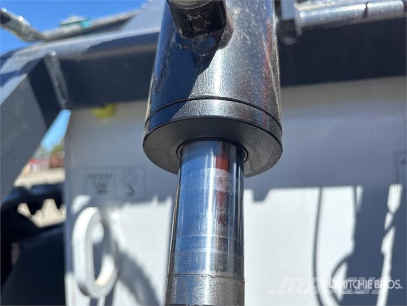 JQ Power JQ400 Lietoti riteņu kompaktiekrāvēji