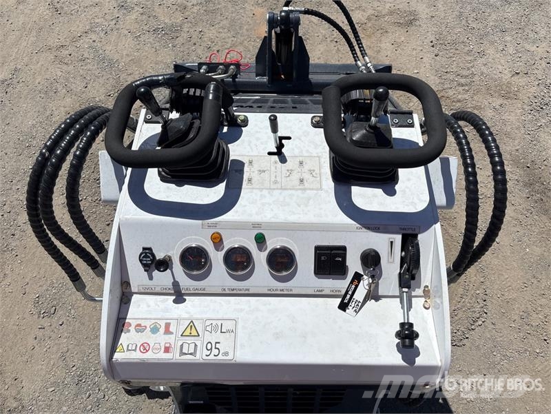 JQ Power JQ400 Lietoti riteņu kompaktiekrāvēji