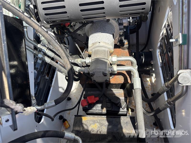 JQ Power JQ400 Lietoti riteņu kompaktiekrāvēji