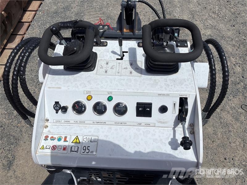 JQ Power JQ400 Lietoti riteņu kompaktiekrāvēji