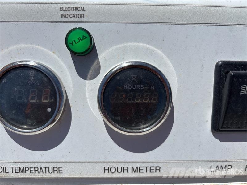 JQ Power JQ400 Lietoti riteņu kompaktiekrāvēji
