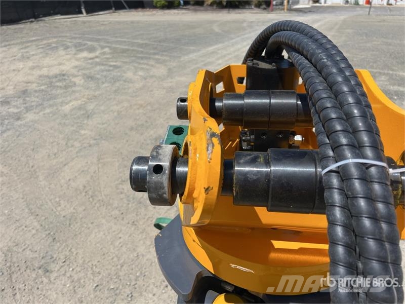 JW 04G Q/C Rotating Excavator Grapple - Fits 4 - 8 抓斗