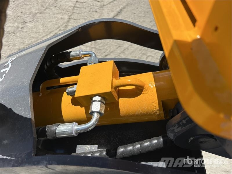 JW 04G Q/C Rotating Excavator Grapple - Fits 4 - 8 Grappin