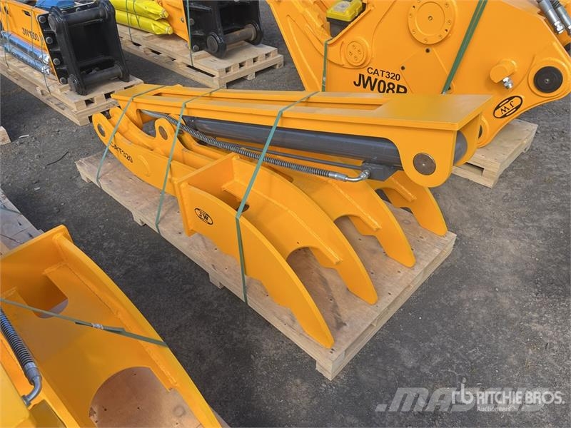  JW 08T 810 mm Hydraulic Excavator Thumb - Fits 20- Buckets