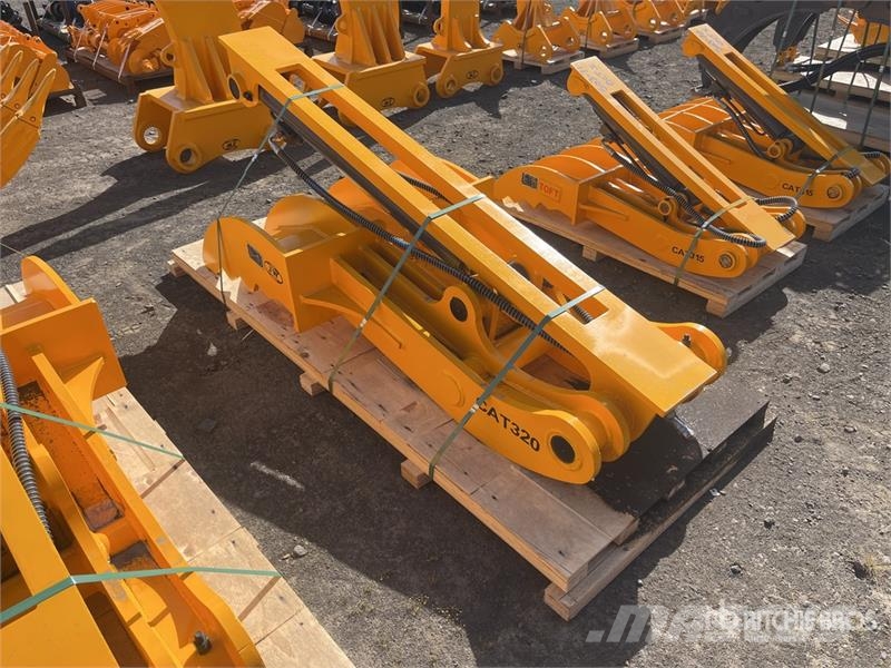 JW 08T 810 mm Hydraulic Excavator Thumb - Fits 20- Buckets