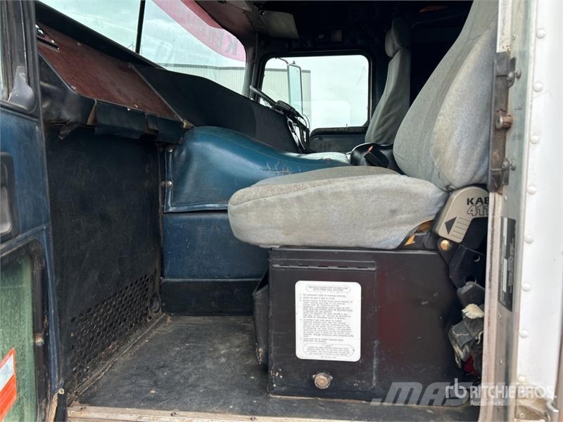 Kenworth K104 6x4 Sleeper Equipment Transport Truck Other trucks