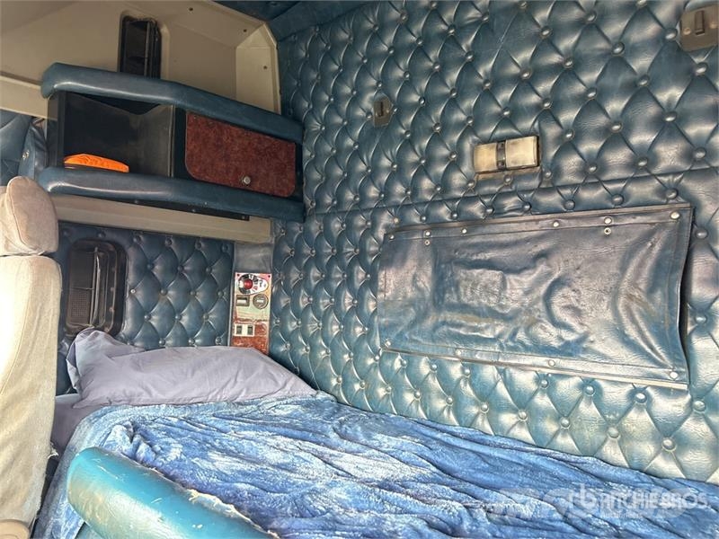 Kenworth K104 6x4 Sleeper Equipment Transport Truck Other trucks