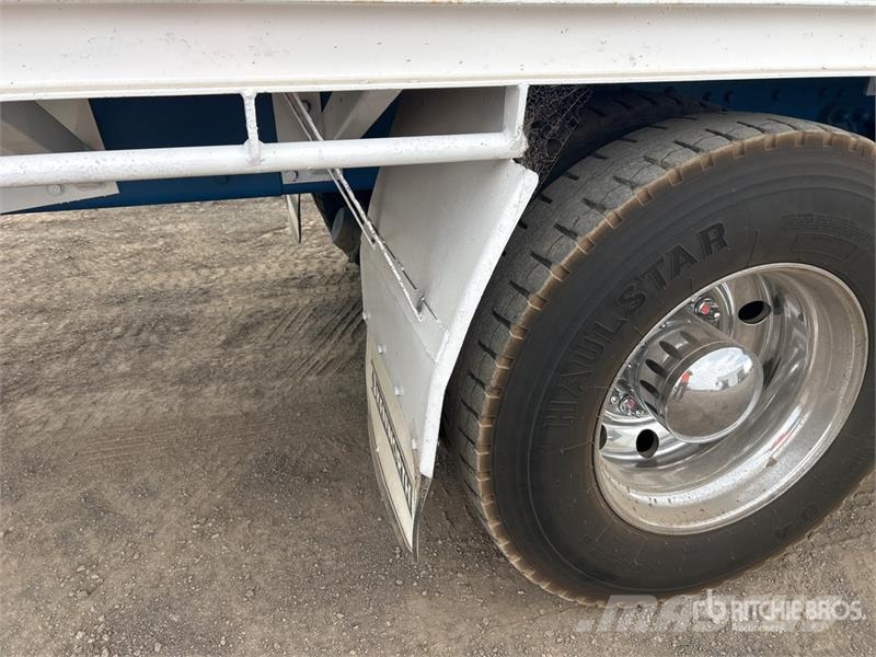 Kenworth K104 6x4 Sleeper Equipment Transport Truck Other trucks