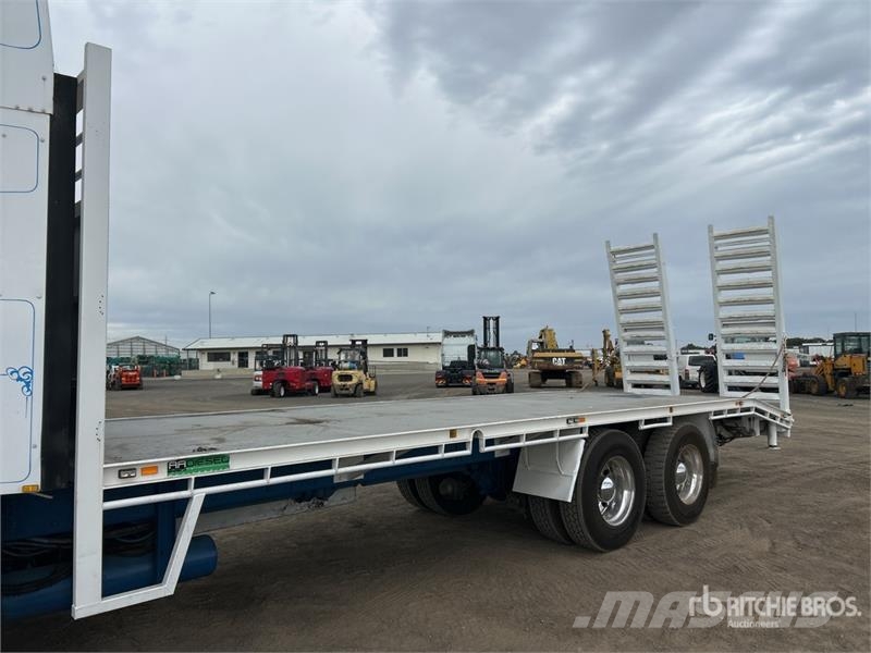 Kenworth K104 6x4 Sleeper Equipment Transport Truck Other trucks