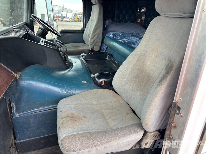 Kenworth K104 6x4 Sleeper Equipment Transport Truck Other trucks