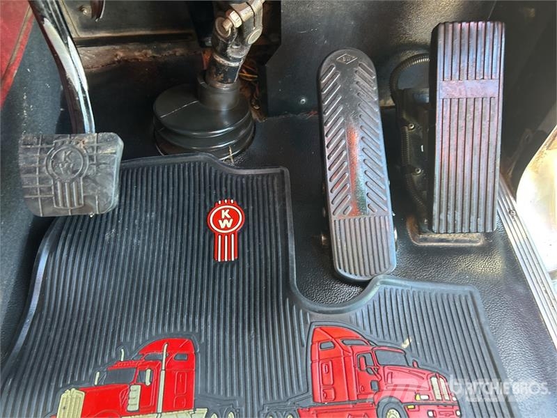 Kenworth K104 Aerodyne 6x4 T/A Sleeper Truck Tractor Trekkvogner