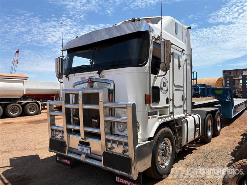 Kenworth K104 Aerodyne 6x4 T/A Sleeper Truck Tractor Tracteur routier