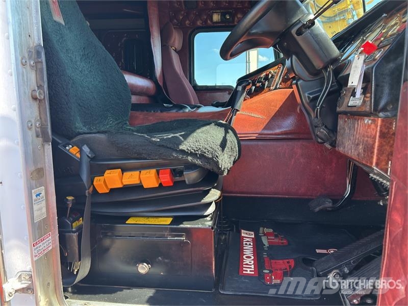 Kenworth K104 Aerodyne 6x4 T/A Sleeper Truck Tractor Trekkvogner