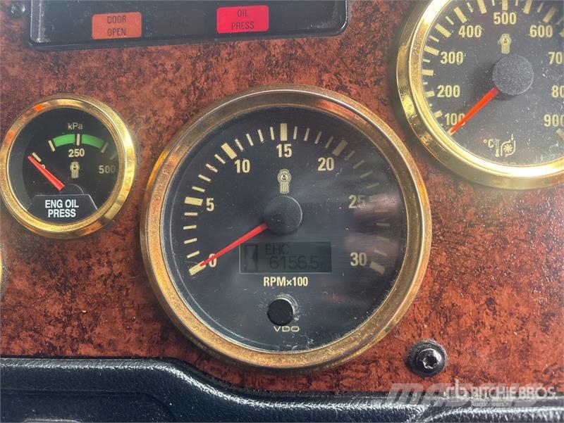Kenworth K200 Autotractoare