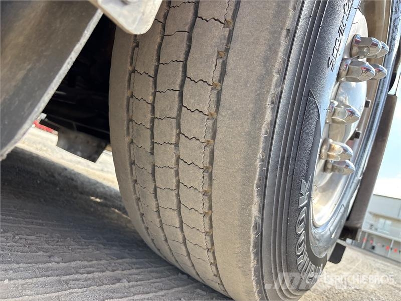 Kenworth K200 Autotractoare