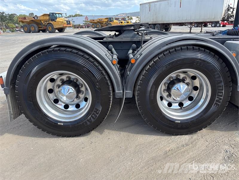 Kenworth K200 Autotractoare