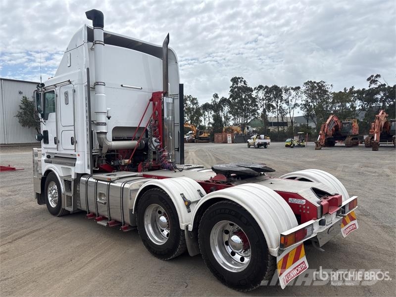 Kenworth K200 Autotractoare