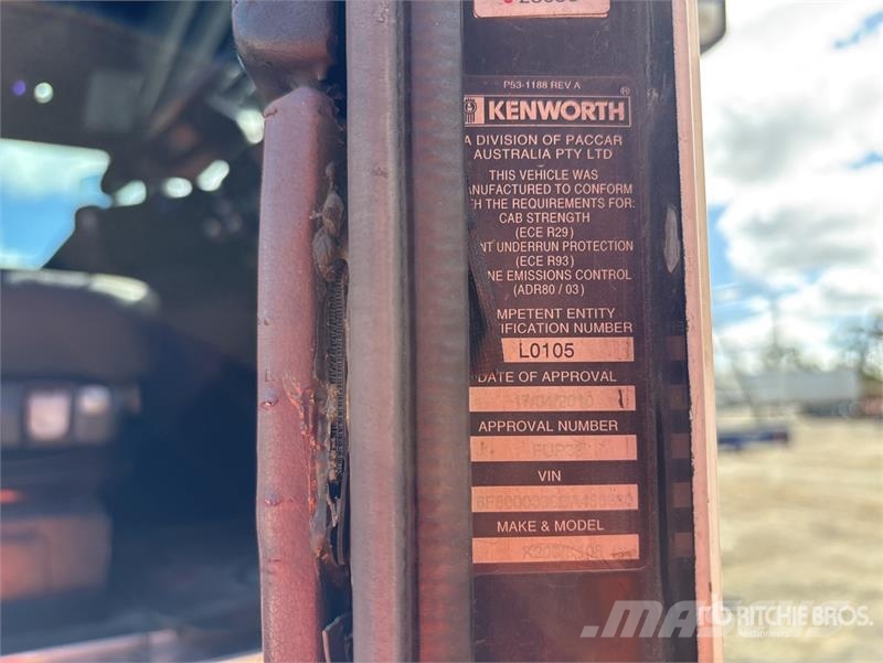 Kenworth K200 Naudoti vilkikai