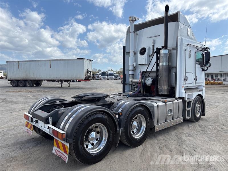 Kenworth K200 Autotractoare
