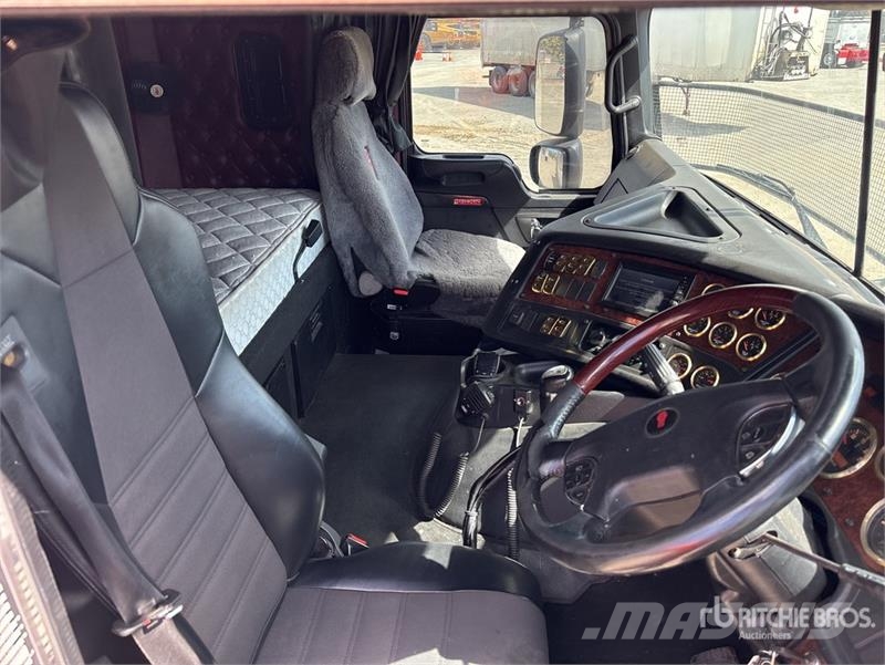 Kenworth K200 Autotractoare