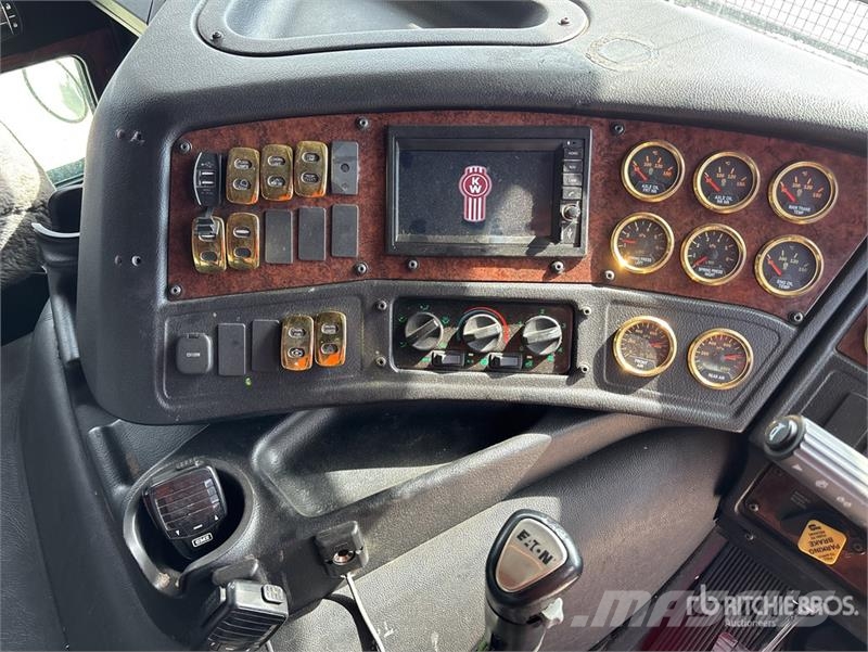 Kenworth K200 Autotractoare