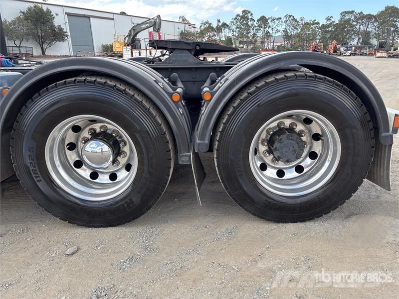 Kenworth K200 Autotractoare