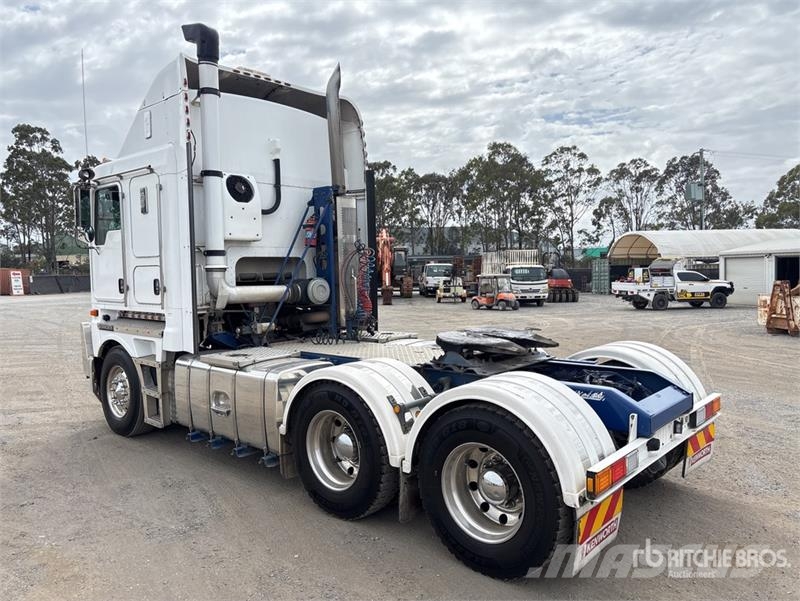 Kenworth K200 Autotractoare