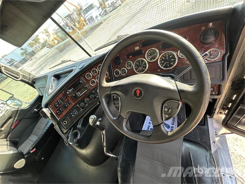 Kenworth K200 Aerodyne 6x4 T/A Sleeper Truck Tractor Dragbilar