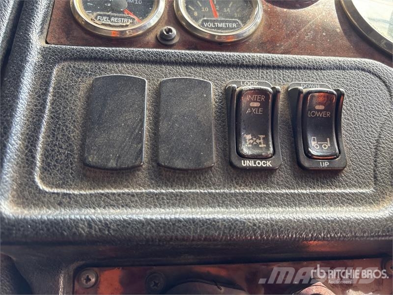 Kenworth K200 Aerodyne 6x4 T/A Sleeper Truck Tractor Sattelzugmaschinen
