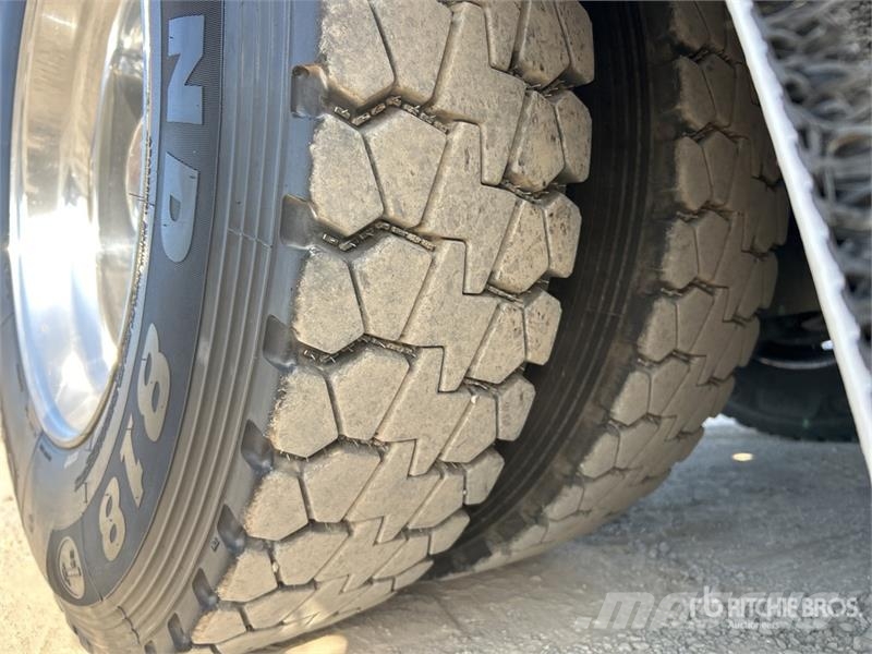 Kenworth K200 Aerodyne 6x4 T/A Sleeper Truck Tractor Dragbilar