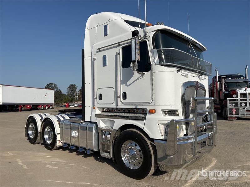 Kenworth K200 Aerodyne 6x4 T/A Sleeper Truck Tractor Dragbilar