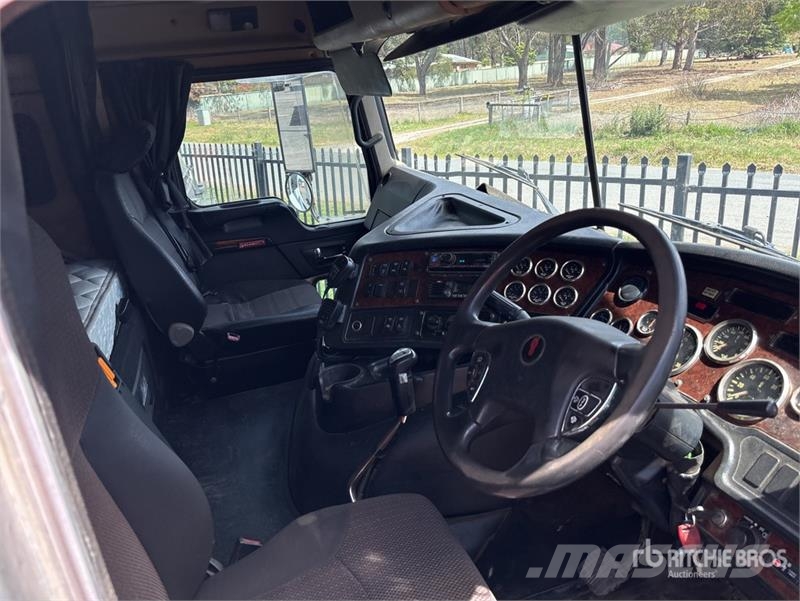 Kenworth K200 Aerodyne 6x4 T/A Sleeper Truck Tractor Sattelzugmaschinen