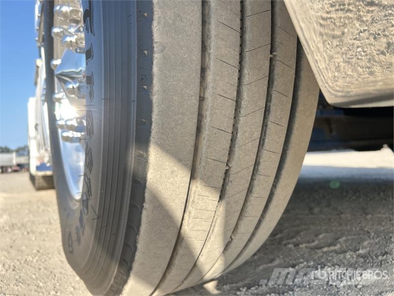 Kenworth K200 Aerodyne 6x4 T/A Sleeper Truck Tractor Dragbilar