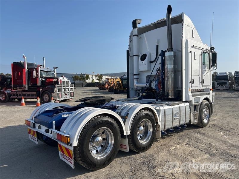 Kenworth K200 Aerodyne 6x4 T/A Sleeper Truck Tractor Dragbilar