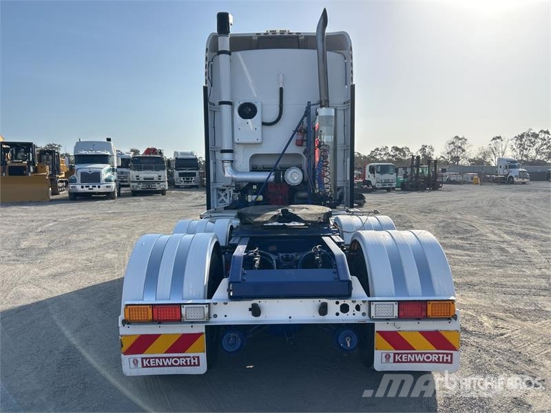 Kenworth K200 Aerodyne 6x4 T/A Sleeper Truck Tractor Dragbilar