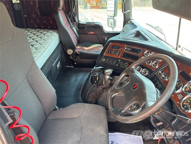 Kenworth K200 Aerodyne 6x4 T/A Sleeper Truck Tractor Vetopöytäautot