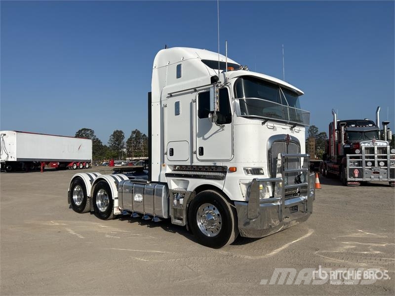Kenworth K200 Aerodyne 6x4 T/A Sleeper Truck Tractor Dragbilar