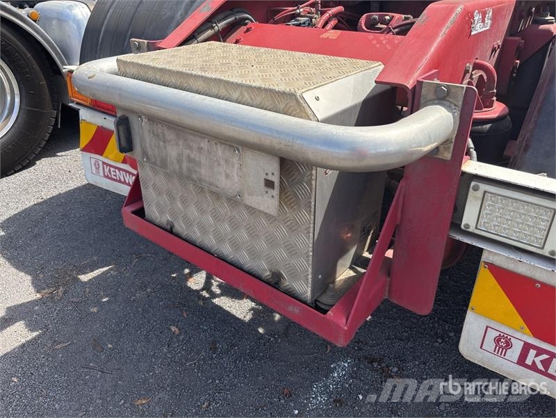 Kenworth K200 Aerodyne 6x4 T/A Sleeper Truck Tractor Sattelzugmaschinen