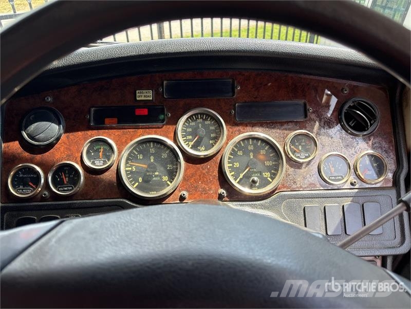 Kenworth K200 Aerodyne 6x4 T/A Sleeper Truck Tractor Sattelzugmaschinen