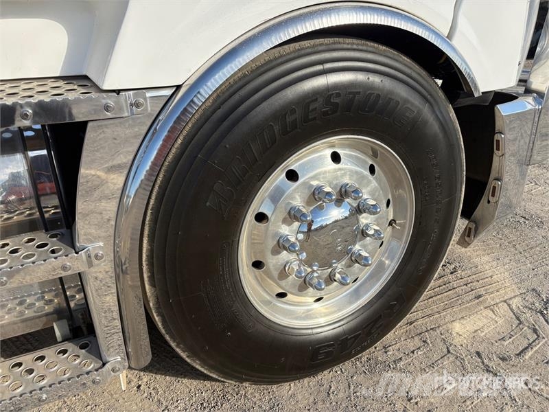 Kenworth K200 Big Cab Aerodyne 6x4 T/A Sleeper Truck Tracto 中古トラクターヘッド | トレーラーヘッド