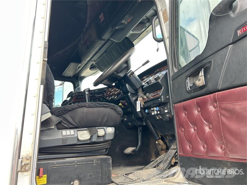 Kenworth K200 Big Cab Aerodyne 6x4 T/A Sleeper Truck Tracto Cabezas tractoras