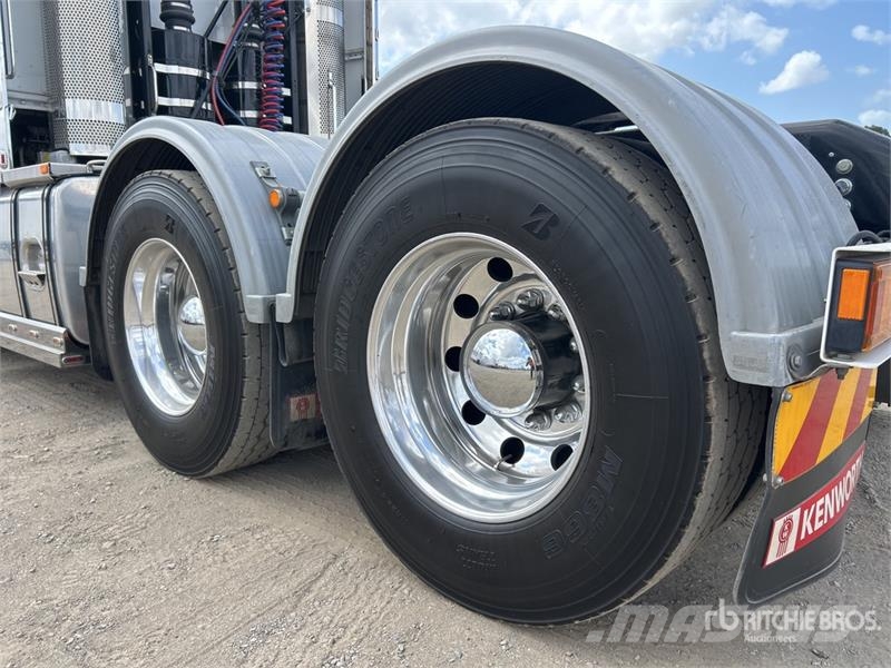 Kenworth K200 Big Cab Aerodyne 6x4 T/A Sleeper Truck Tracto Ťahače