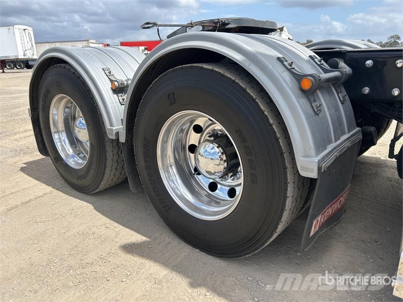Kenworth K200 Big Cab Aerodyne 6x4 T/A Sleeper Truck Tracto Ťahače