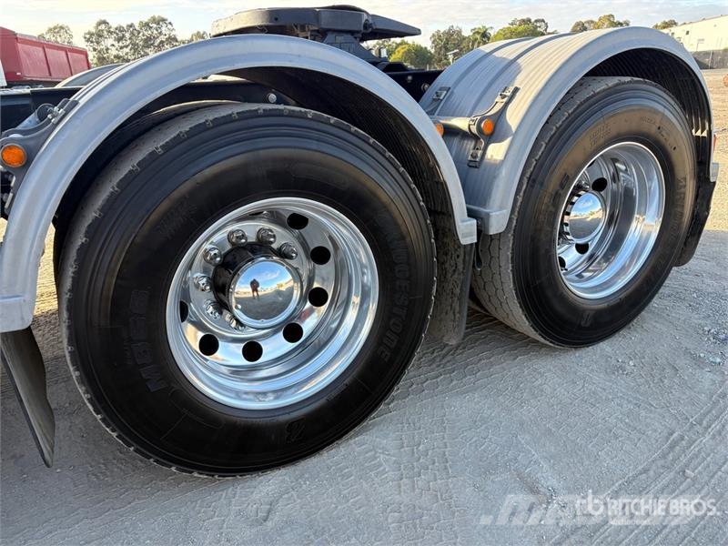 Kenworth K200 Big Cab Aerodyne 6x4 T/A Sleeper Truck Tracto 中古トラクターヘッド | トレーラーヘッド