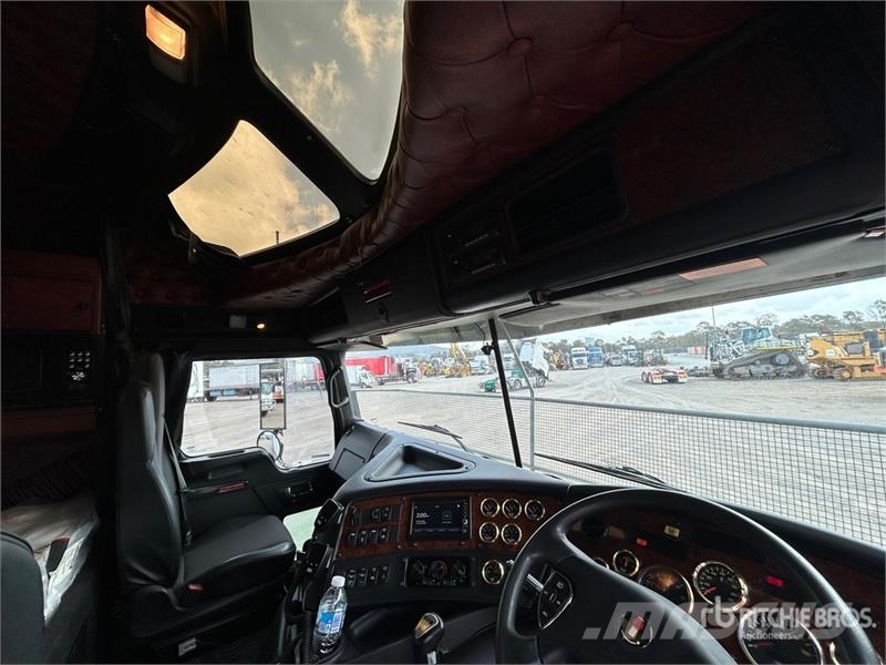 Kenworth K200 Big Cab Aerodyne 6x4 T/A Sleeper Truck Tracto Ťahače