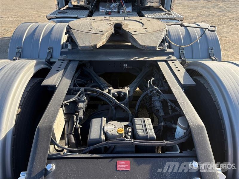 Kenworth K200 Big Cab Aerodyne 6x4 T/A Sleeper Truck Tracto 中古トラクターヘッド | トレーラーヘッド