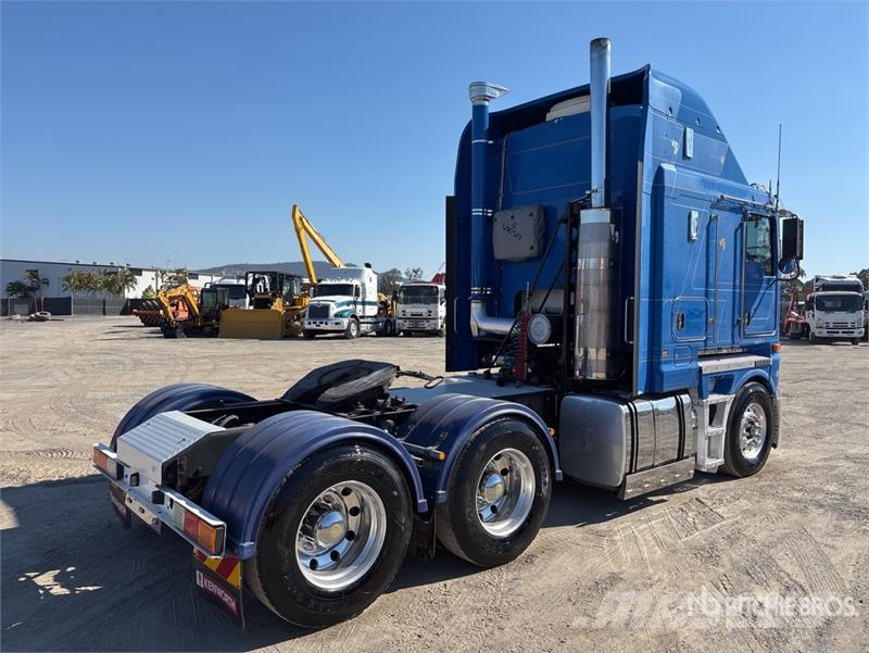 Kenworth K200 Big Cab Aerodyne 6x4 T/A Sleeper Truck Tracto Vlačilci