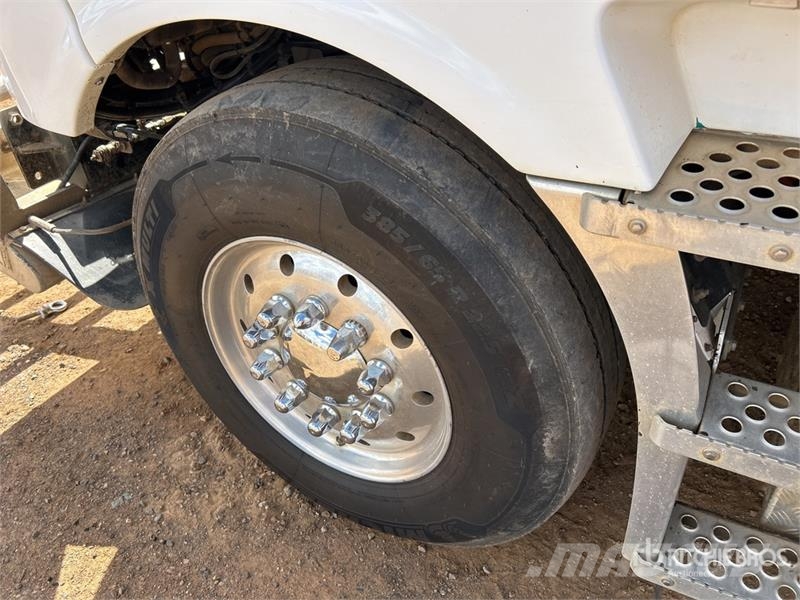 Kenworth K200 Big Cab Aerodyne 6x4 T/A Sleeper Truck Tracto Cabezas tractoras