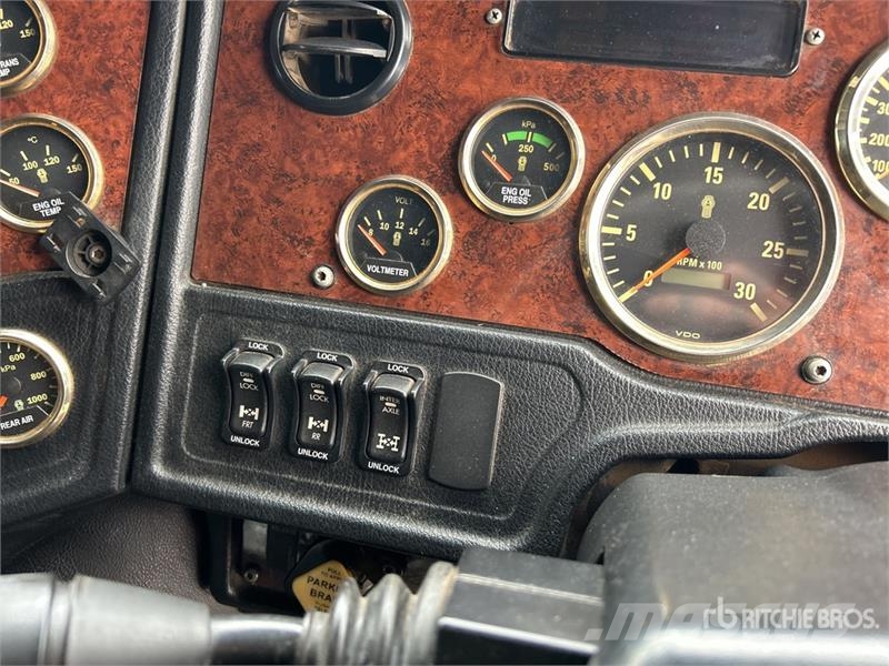 Kenworth K200 Big Cab Aerodyne 6x4 T/A Sleeper Truck Tracto Cabezas tractoras